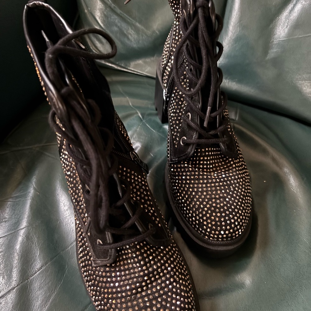 NEW! Sz 9 Madden Girl Black Studded Lace Up look - easy on ZIP ON side Boots - Picture 3 of 12